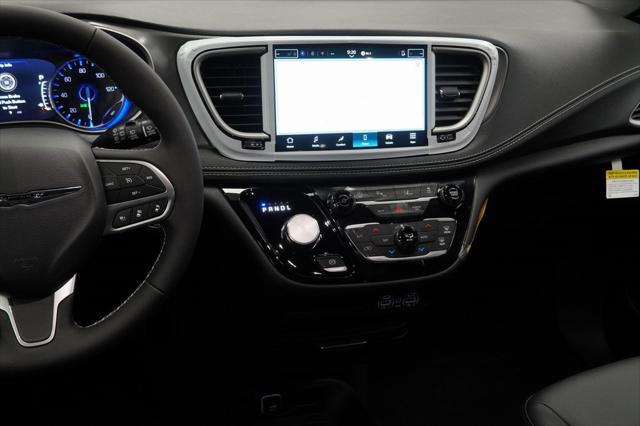 new 2025 Chrysler Pacifica car, priced at $38,640