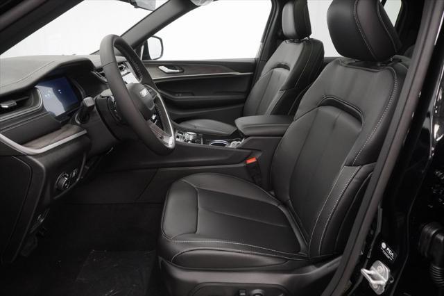 new 2025 Jeep Grand Cherokee car, priced at $42,755