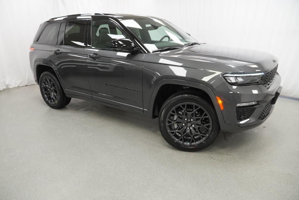 new 2025 Jeep Grand Cherokee car, priced at $55,425