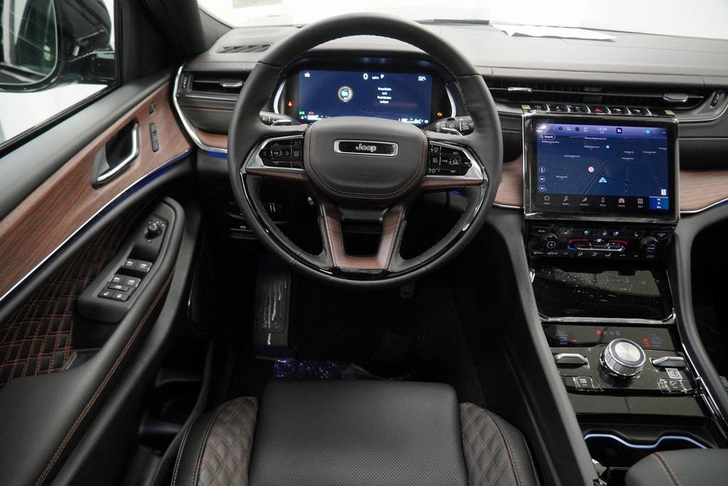 new 2025 Jeep Grand Cherokee car, priced at $55,425
