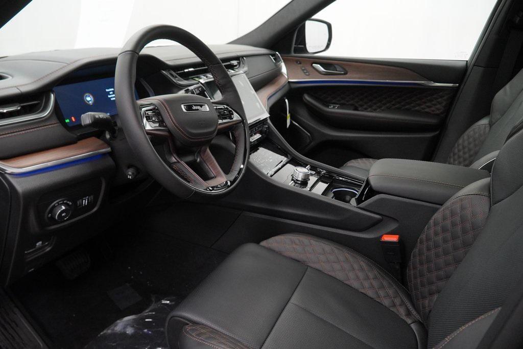 new 2025 Jeep Grand Cherokee car, priced at $55,425