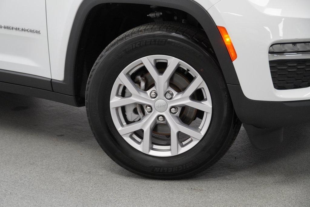 used 2022 Jeep Grand Cherokee car, priced at $31,894