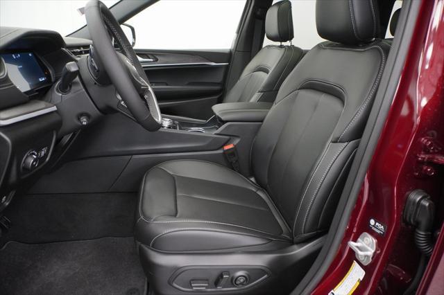 new 2025 Jeep Grand Cherokee car, priced at $47,310