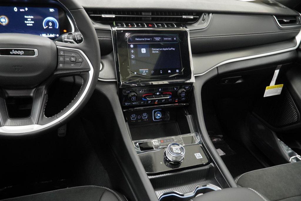 new 2025 Jeep Grand Cherokee car