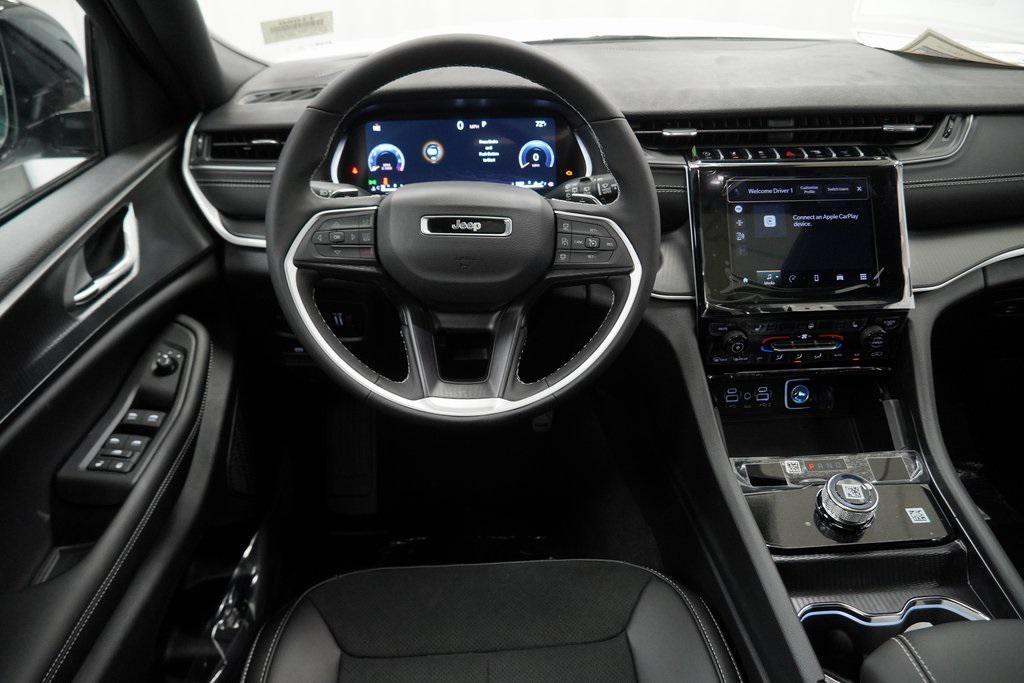 new 2025 Jeep Grand Cherokee car