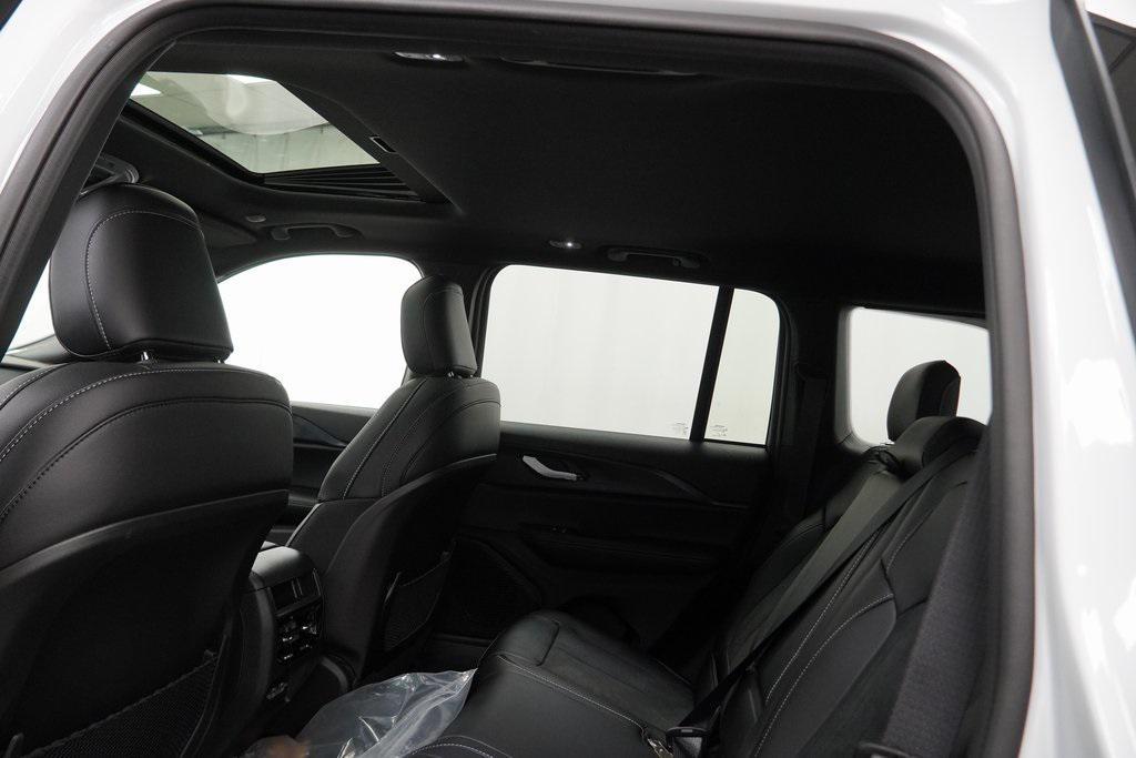 new 2025 Jeep Grand Cherokee car