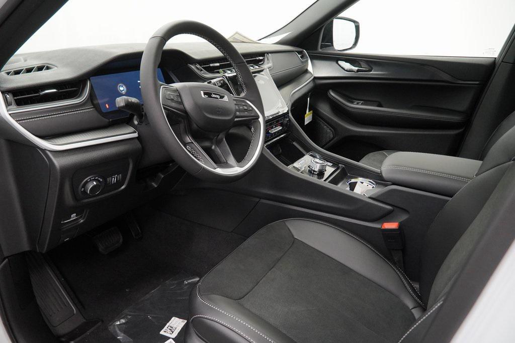 new 2025 Jeep Grand Cherokee car