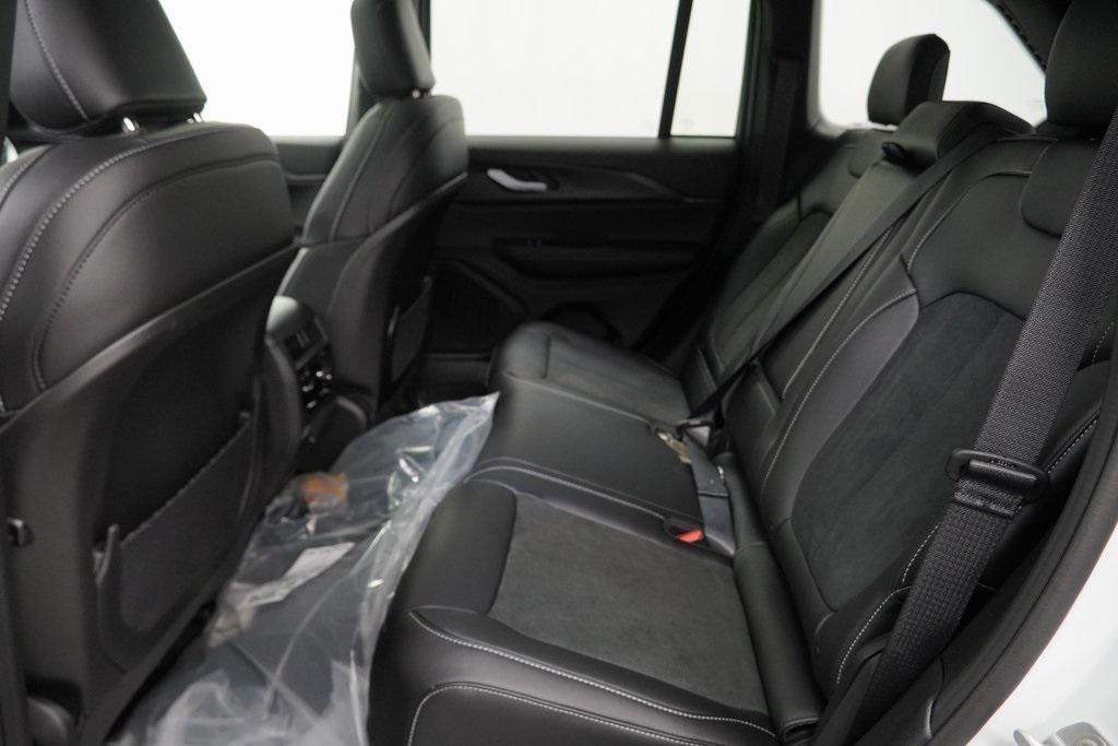 new 2025 Jeep Grand Cherokee car