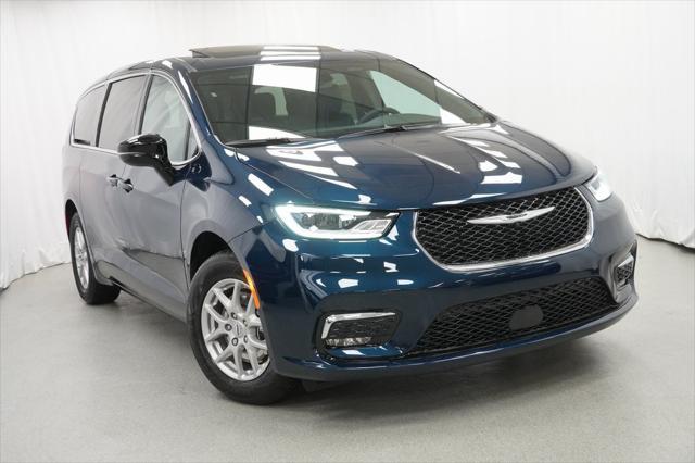 new 2025 Chrysler Pacifica car, priced at $42,035