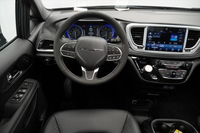 new 2025 Chrysler Pacifica car, priced at $42,035