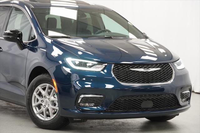 new 2025 Chrysler Pacifica car, priced at $42,035