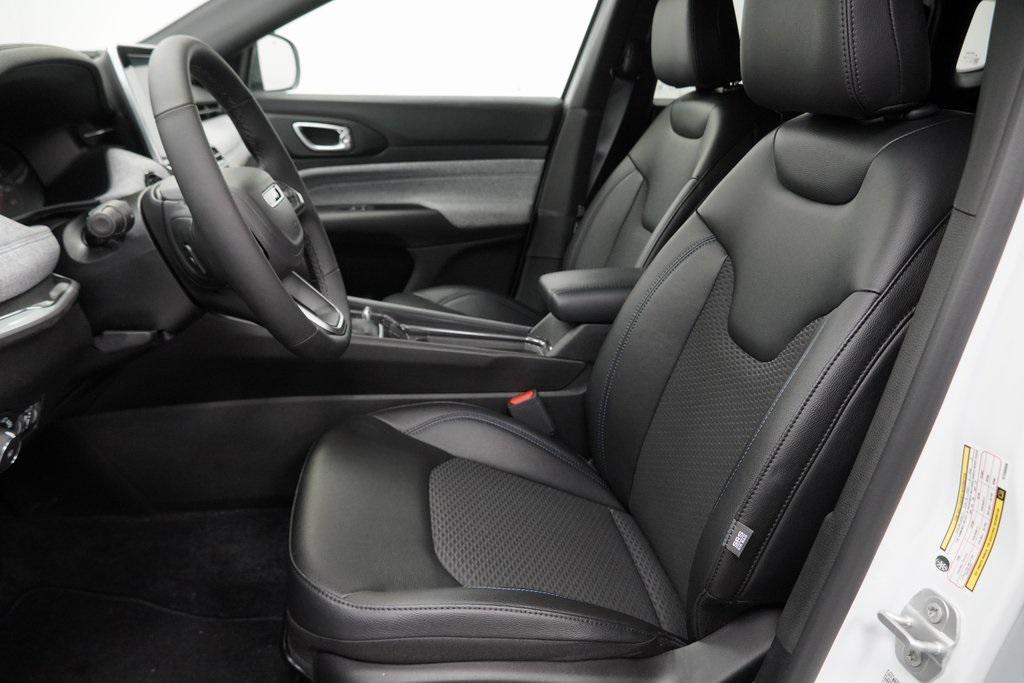 new 2025 Jeep Compass car, priced at $26,165