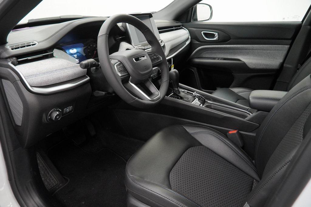 new 2025 Jeep Compass car, priced at $26,165