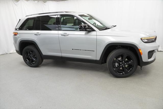 new 2025 Jeep Grand Cherokee car, priced at $40,675