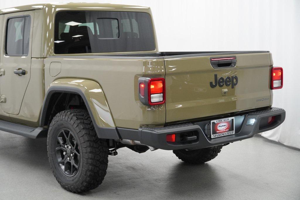new 2025 Jeep Gladiator car, priced at $43,990