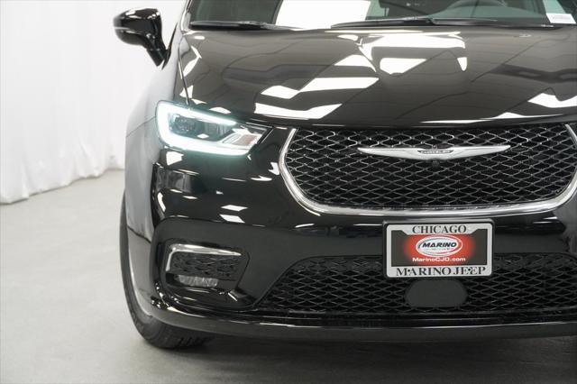 new 2025 Chrysler Pacifica car, priced at $38,145