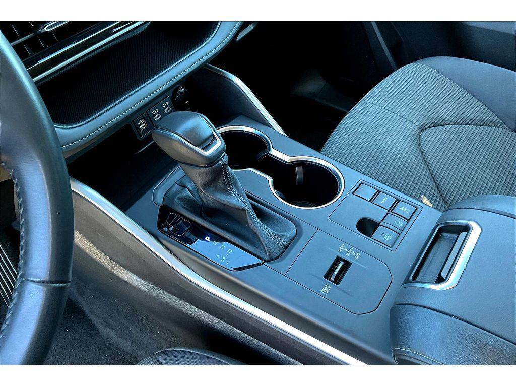 used 2024 Toyota Highlander car, priced at $32,900