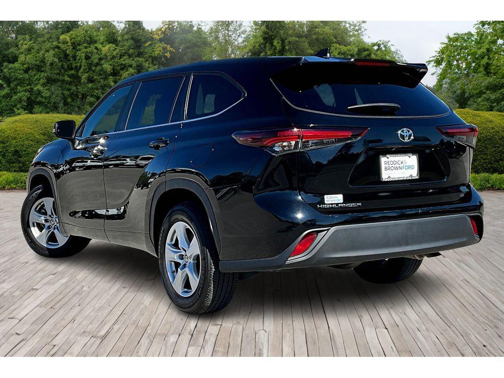 used 2024 Toyota Highlander car, priced at $32,900