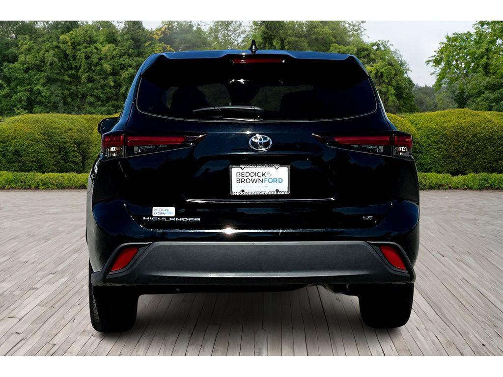 used 2024 Toyota Highlander car, priced at $32,900