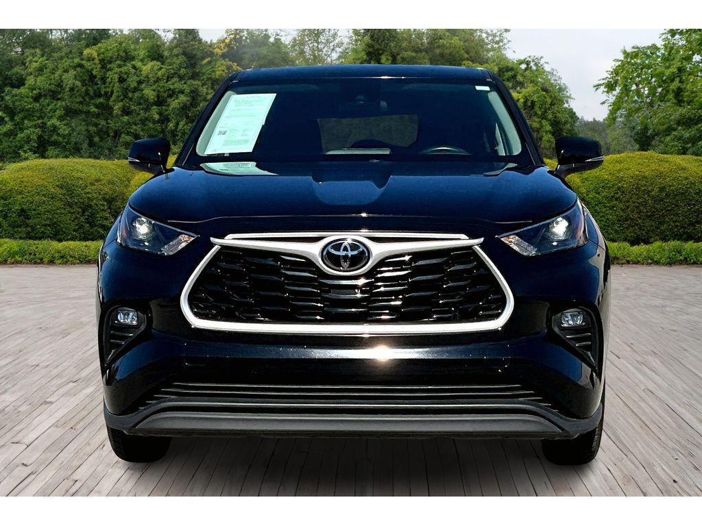 used 2024 Toyota Highlander car, priced at $32,900
