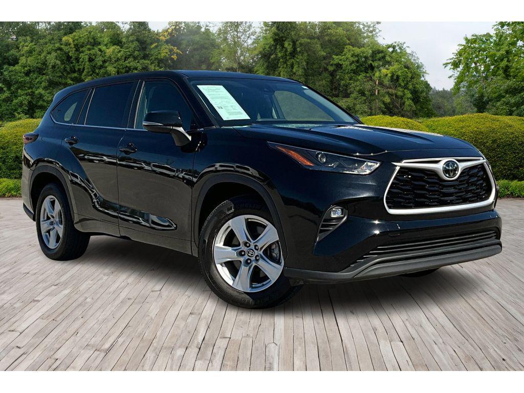 used 2024 Toyota Highlander car, priced at $32,900