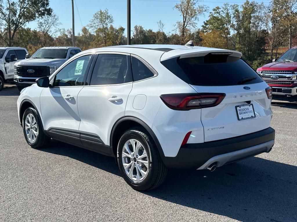 new 2025 Ford Escape car, priced at $29,490