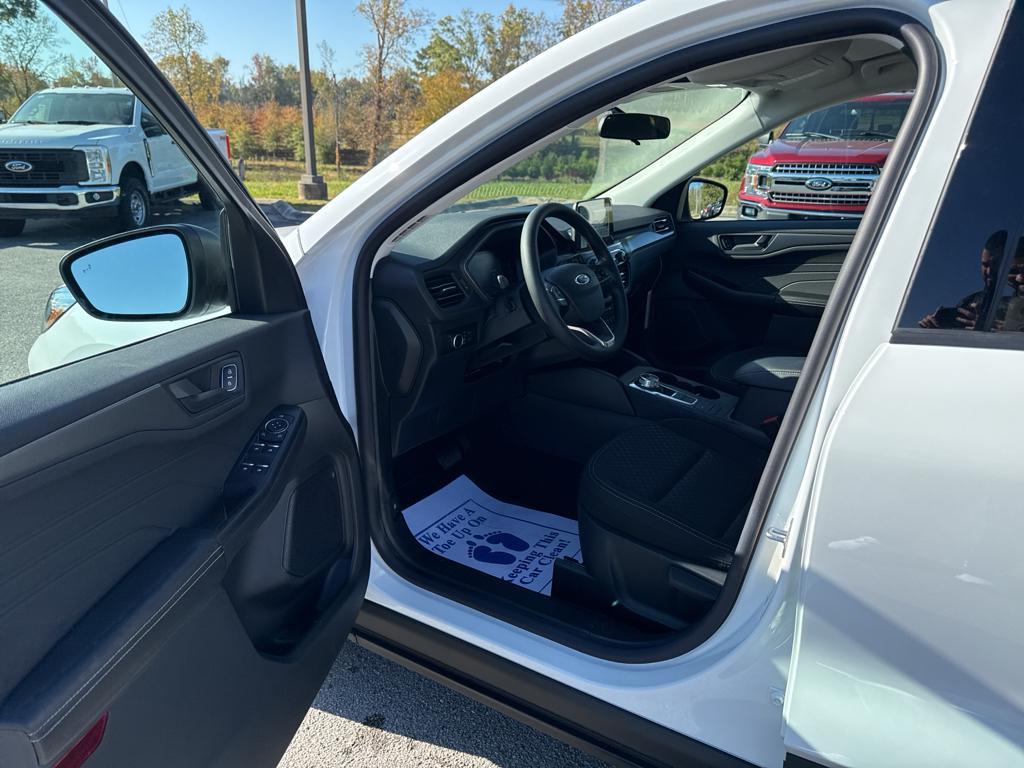 new 2025 Ford Escape car, priced at $29,490
