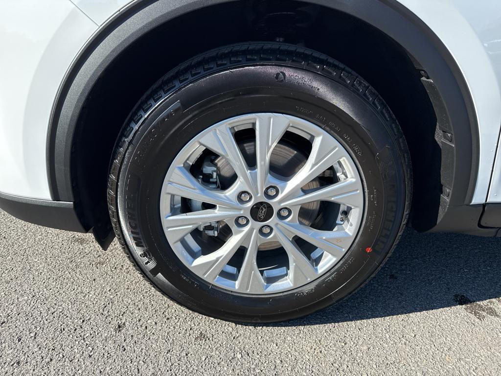 new 2025 Ford Escape car, priced at $29,490