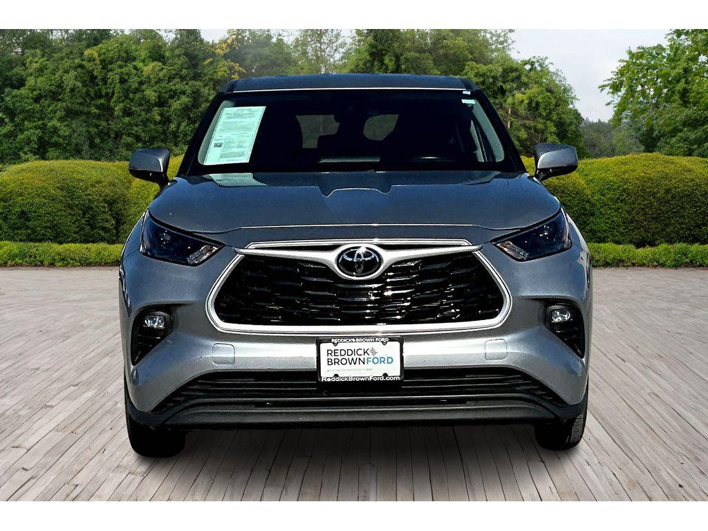 used 2024 Toyota Highlander car, priced at $34,495