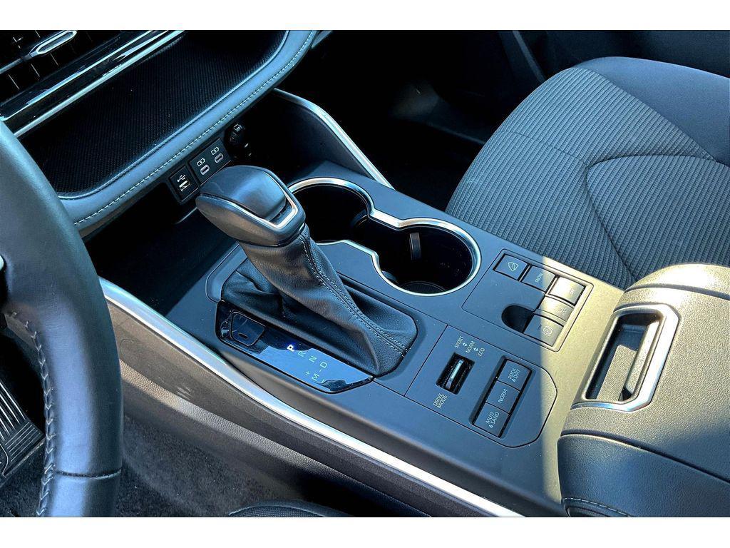 used 2024 Toyota Highlander car, priced at $34,495