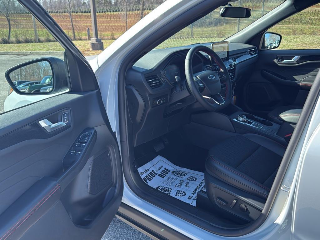 new 2025 Ford Escape car, priced at $33,130