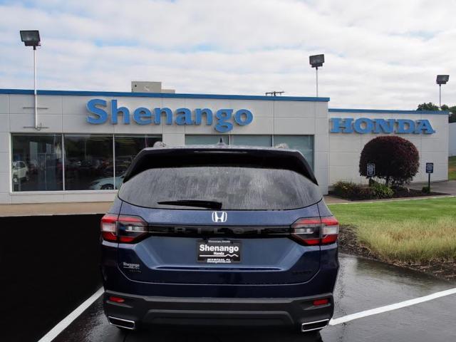 new 2025 Honda Pilot car, priced at $43,795