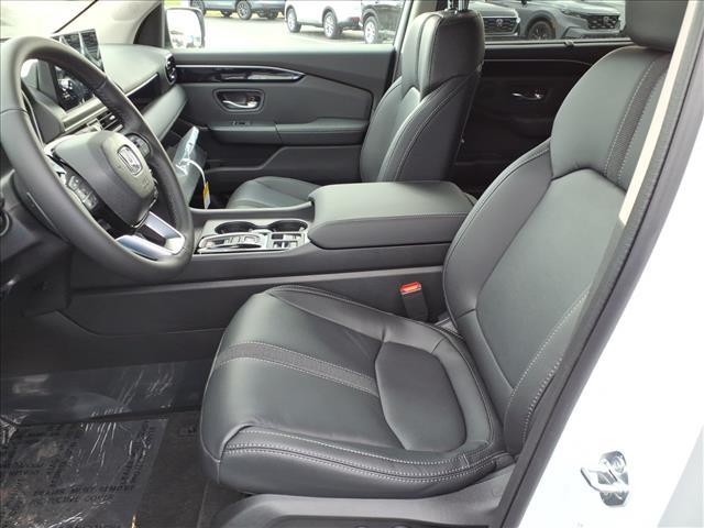 new 2025 Honda Pilot car, priced at $48,280