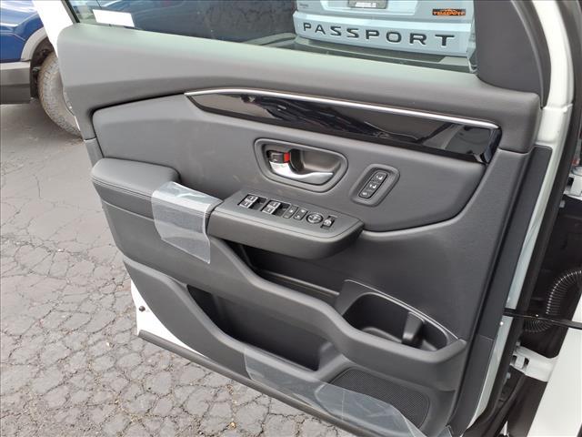 new 2025 Honda Pilot car, priced at $48,280