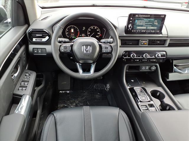 new 2025 Honda Pilot car, priced at $48,280
