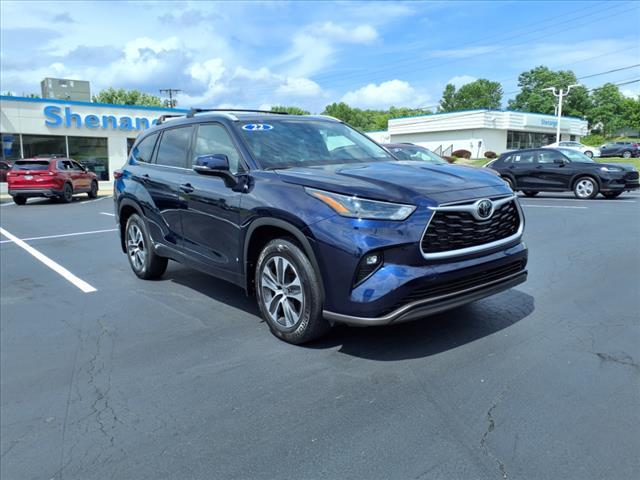 used 2022 Toyota Highlander car, priced at $36,000