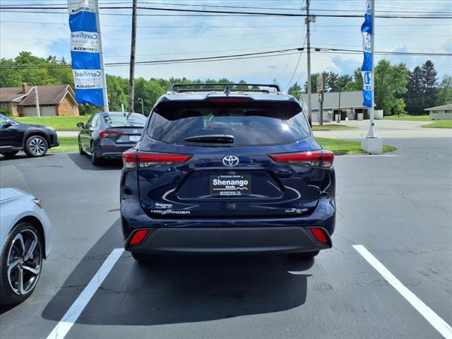 used 2022 Toyota Highlander car, priced at $36,000