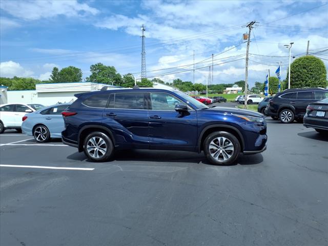 used 2022 Toyota Highlander car, priced at $36,000
