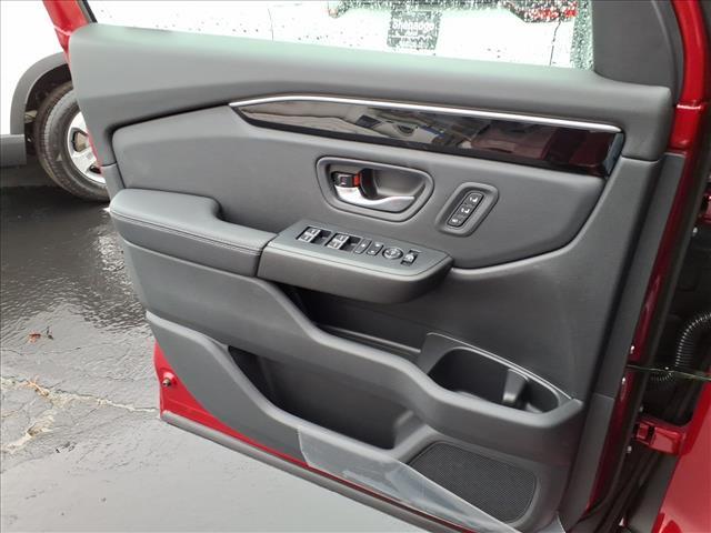 new 2025 Honda Pilot car, priced at $47,550