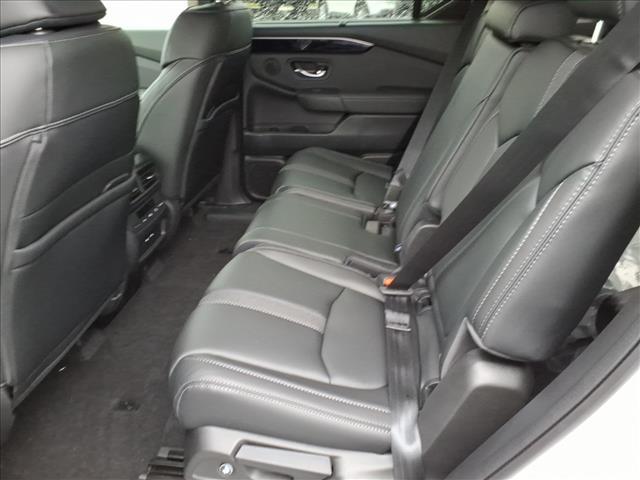 new 2025 Honda Pilot car, priced at $51,550