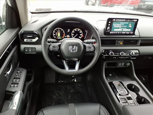 new 2025 Honda Pilot car, priced at $51,550