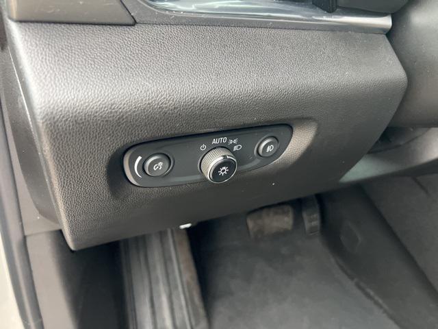 used 2021 Chevrolet Traverse car, priced at $20,625