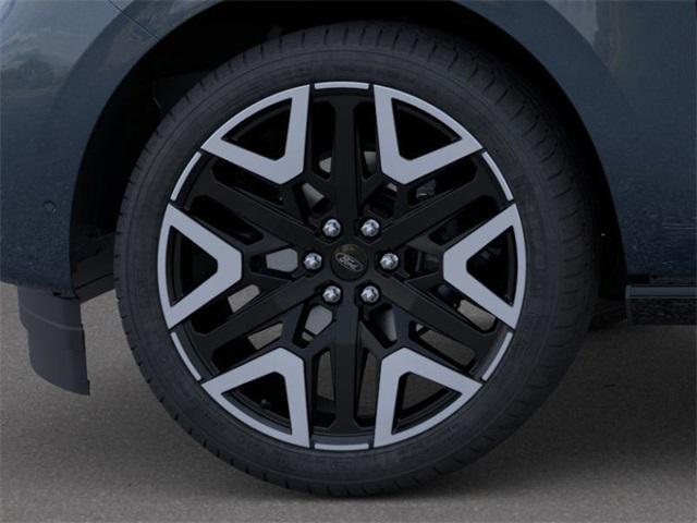 new 2025 Ford Expedition car, priced at $84,017