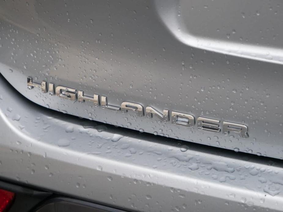 used 2023 Toyota Highlander car, priced at $41,490