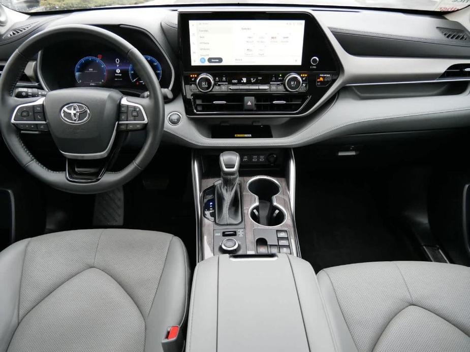 used 2023 Toyota Highlander car, priced at $41,490