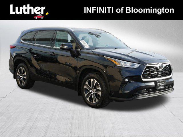 used 2022 Toyota Highlander car, priced at $31,990