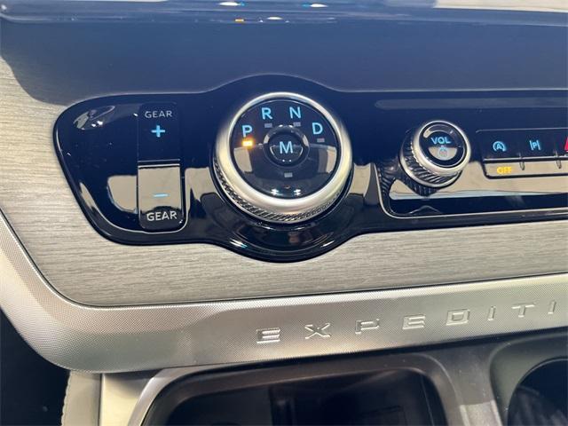 new 2025 Ford Expedition Max car, priced at $83,230