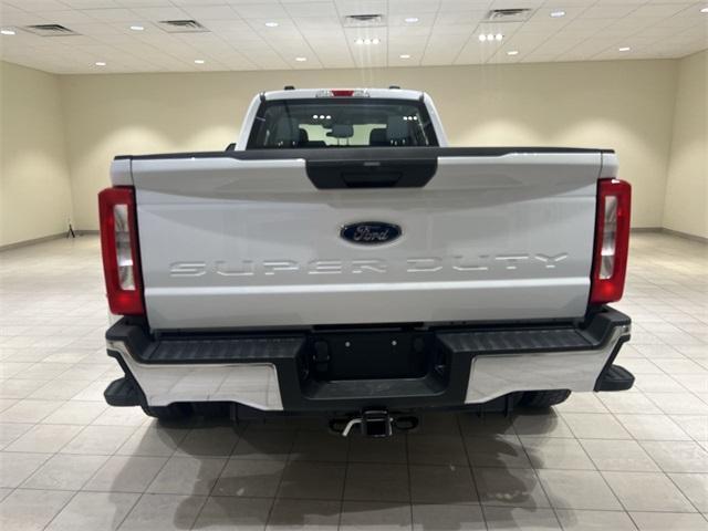 new 2025 Ford F-450 car, priced at $73,215