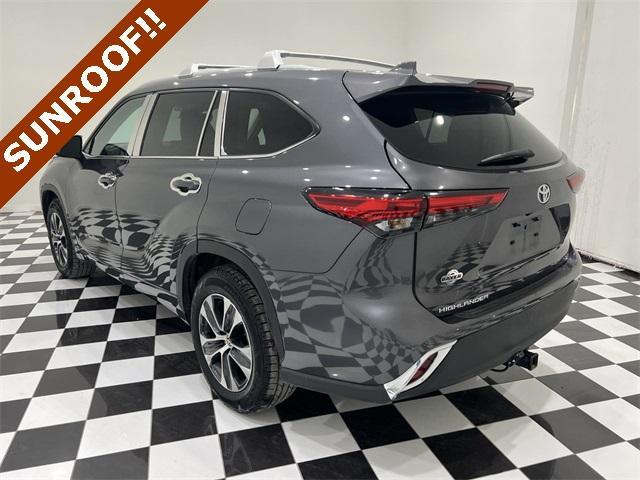 used 2022 Toyota Highlander car, priced at $30,590