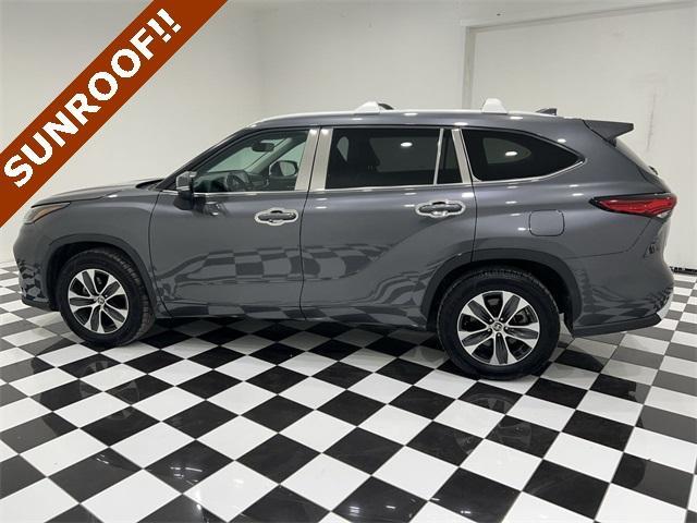 used 2022 Toyota Highlander car, priced at $30,590